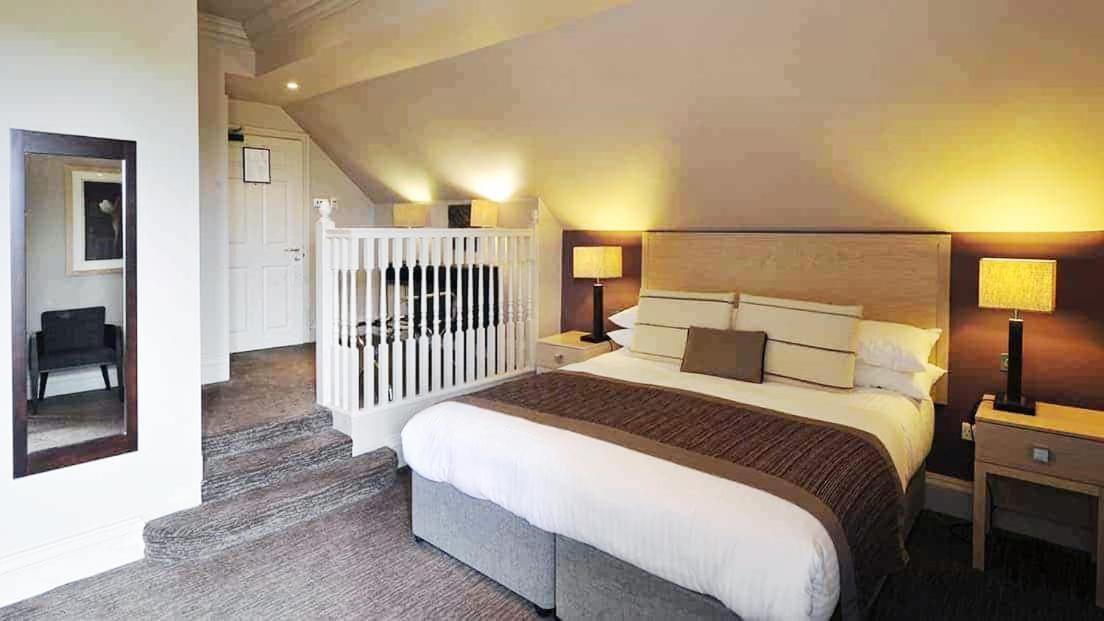 Nutfield Priory Hotel & Spa Redhill  Ngoại thất bức ảnh