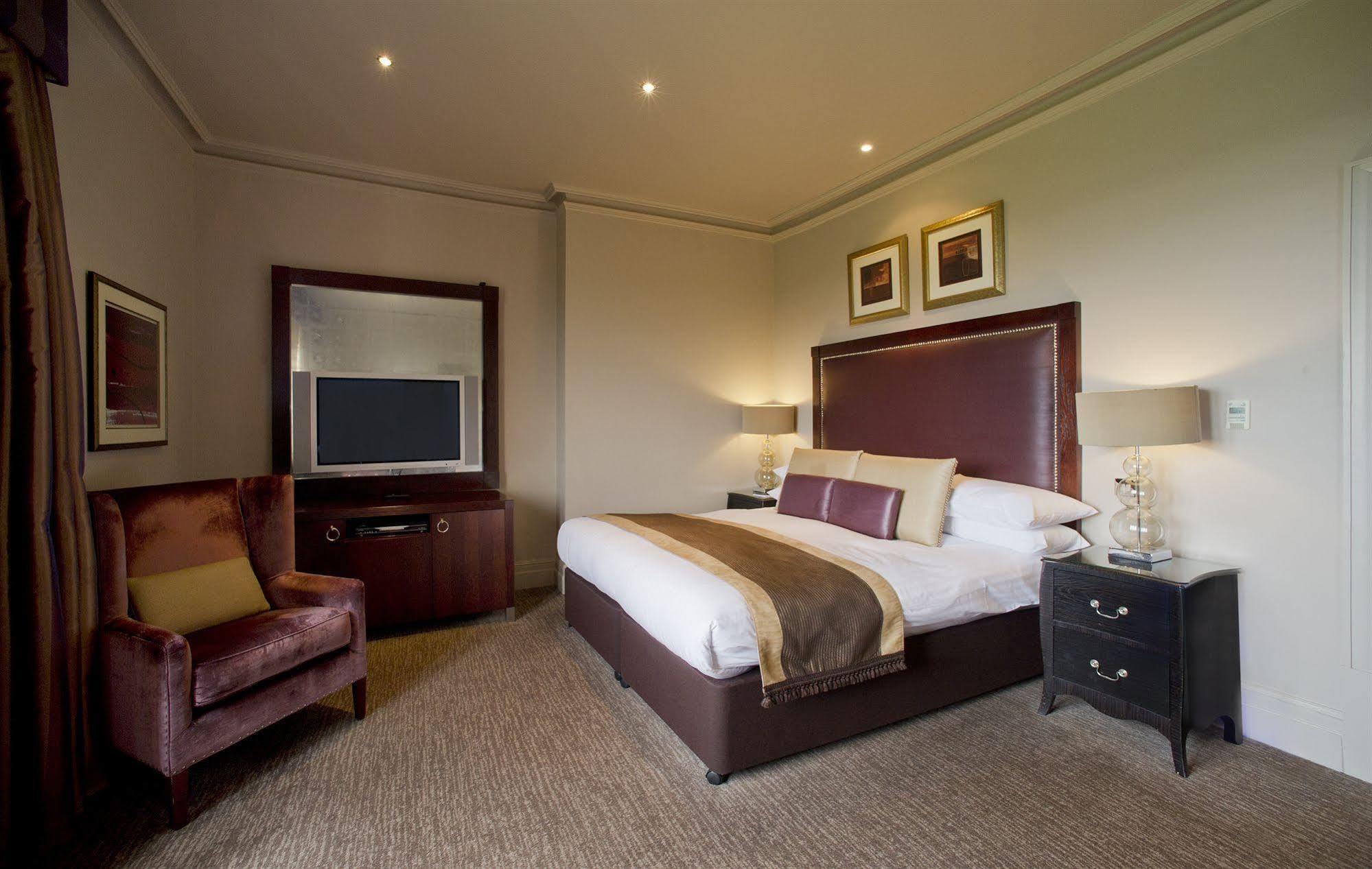 Nutfield Priory Hotel & Spa Redhill  Ngoại thất bức ảnh